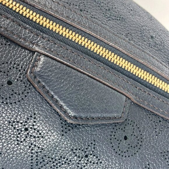 LOUIS VUITTON M93814 MonogramMahina Galatea PM Shoulder Bag - Picture 2 of 16